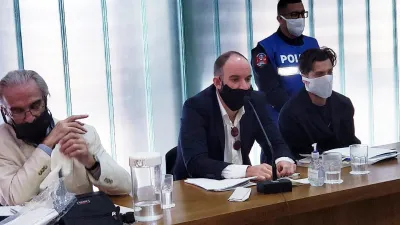 Crhiste y sus abogados