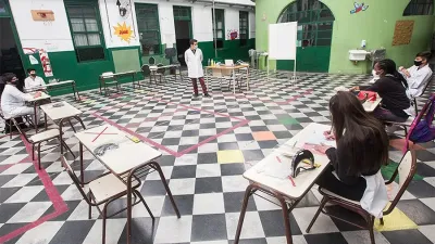 En muchas provincias, como Entre Ríos, las clases se retomaron en forma gradual en el último tiempo. El año que viene, el ciclo lectivo comenzará el 1° de marzo.