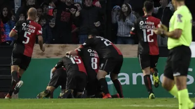 Superliga: Colón logró un agónico triunfo ante Gimnasia y lo hundió más en el promedio