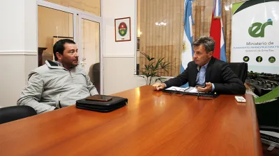 El intendente de Colonia Elía, Gabriel Barbará y el ministro de Planeamiento, Infraestructura y Servicios, Marcelo Richard.
