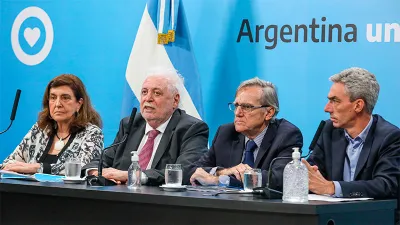 conferencia de prensa autoridades por coronavirus