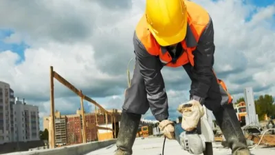 La construcción cayó 2,6% y la industria 0,6%, informó el Indec