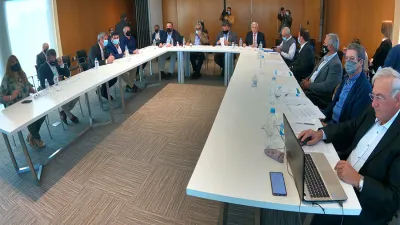 El encuentro tuvo lugar en la sede de la Comisión Administradora del Río Uruguay (CARU).