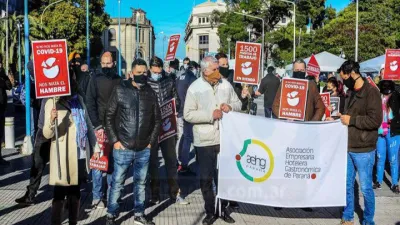 protesta hoteleros, gastronómicos y gimnasios de Paraná