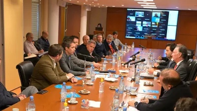 Aspecto de la reunión entre las autoridades del Enohsa y los representantes de la Cámara Argentina de la Construcción.