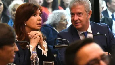 Cristina Kirchner y su abogado Carlos Beraldi en una de las audiencias del juicio.