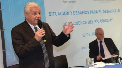 Lauritto disertó en el Seminario sobre la Cuenca del Río Uruguay.