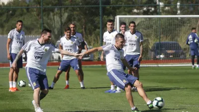 Copa América: Scaloni probó con Pezzella y Acuña entre los titulares