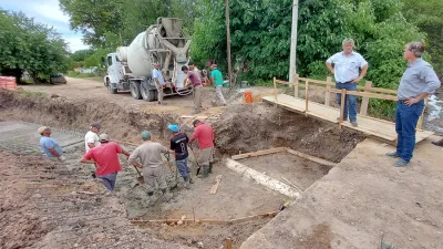 Se iniciaron las obras de un conducto de 280 metros de longitud para canalizar el agua de lluvia de unas 50 hectáreas en la zona de Médanos de la localidad de Gualeguaychú.
