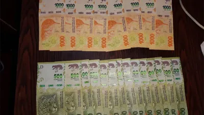 En los allanamientos realizados en Crespo por narcomenudeo se secuestró drogas y dinero en efectivo de moneda nacional y extranjera.