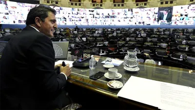 El presidente de la Cámara de Diputados, Sergio Massa, negocia con la oposición la aprobación de la moratoria, la oferta de la deuda y el presupuesto. 