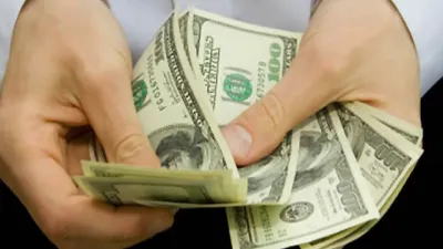 El dólar cayó a $58,41 tras la puesta en vigencia de los controles cambiarios