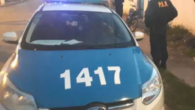La Policía en el procedimiento de calle Ayacucho y Etchevehere de Gualeguaychú.