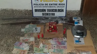 La Policía detuvo a ocho personas en el marco de la Ley de Narcomenudeo, además de secuestrar estupefacientes y otros elementos de interés para la causa.
