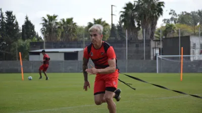 Con los tres arqueros en un mismo turno, Patronato entrenó en La Capillita