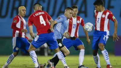 Fútbol: Uruguay y Paraguay empataron sin goles en Montevideo