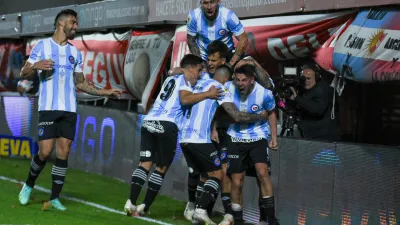 Argentinos Juniors derrotó a Newell’s y también festejó por primera vez