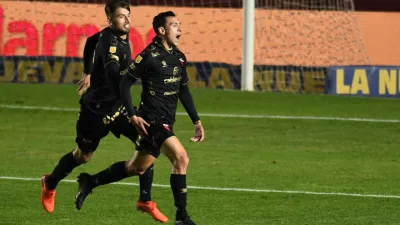 Fútbol: Colón venció a Gimnasia y quedó en lo más alto de las posiciones