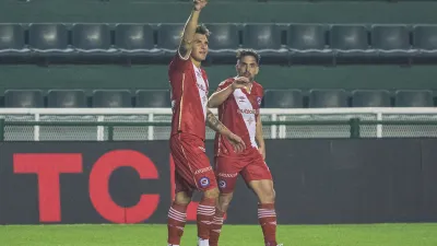 Con goles entrerrianos, Argentinos eliminó a Gimnasia La Plata de la Copa Argentina