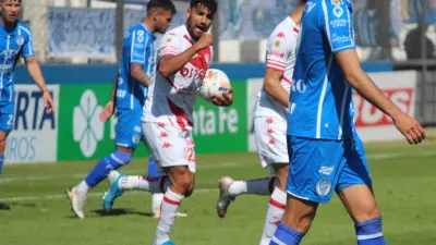 Unión lo dio vuelta ante Godoy Cruz y festejó por primera vez de visitante