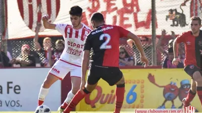 El paranaense Gastón Comas sufrió una seria lesión y el lunes será operado