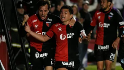 Sobre el final, Luis “Pulga” Rodríguez le dio el triunfo a Colón ante Mineiro en Santa Fe