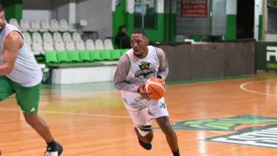 Tras dos partidos, Estudiantes de Concordia desvinculó a Maurice Jones