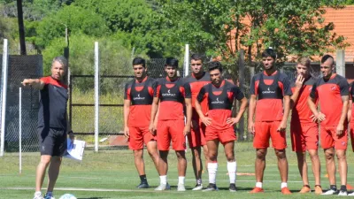 El nuevo DT de Patronato probó media docena de cambios entre los titulares