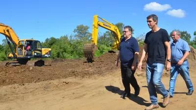 El intendente de Concordia, Alfredo Francolini, y el titular de Ente Nacional de Obras Hídricas de Saneamiento (ENOHSA), Enrique Cresto.