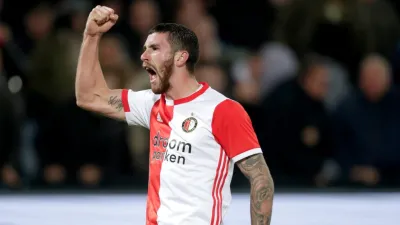 Con el aporte del entrerriano Senesi, Feyenoord avanzó a la final de la Copa Holanda