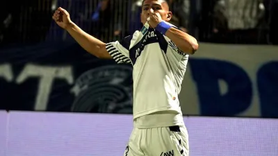 Con aporte entrerriano y un doblete de Brahian Aleman, Gimnasia venció a Racing
