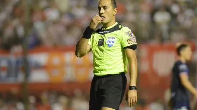 Fernando Espinoza fue designado para Argentinos-Patronato en La Paternal