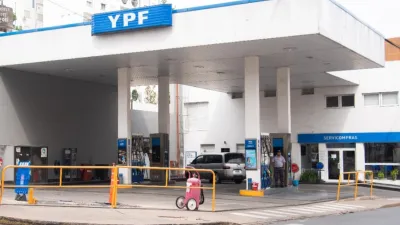 Las estaciones de servicio acumulan ocho meses consecutivos de bajas en las ventas de combustibles.