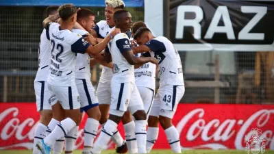 Fútbol: Gimnasia goleó a Talleres de Córdoba en el inicio de la segunda fecha