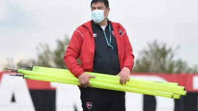 Germán Burgos llegó al país y se hizo cargo de la dirección técnica de Newell’s