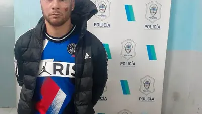 Detuvieron al ex volante de River, Ezequiel Cirigliano, por entrar a los tiros a una casa