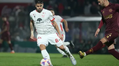 Con aporte entrerriano, Instituto le ganó a Lanús en Alta Córdoba