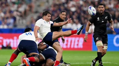 Francia sorprendió a Nueva Zelanda en el partido inaugural del Mundial de Rugby
