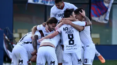 Una ráfaga de goles le bastó a Newell’s para derrotar a Tigre como visitante