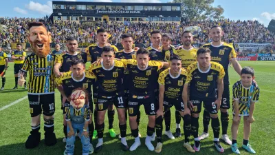 Almirante Brown jugará por el ascenso, Flandria descendió y habrá un desempate