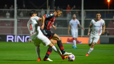 Patronato tuvo la victoria, pero no acertó un penal sobre la hora y empató con Argentinos