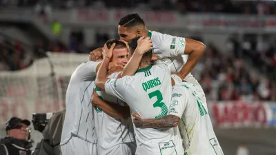 Fútbol: Banfield sorprendió a River en su visita al Monumental