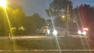El cuerpo de la joven mujer apareció en un baldío. Tenía un golpe en la cabeza, por lo cual se trataría de un femicidio.