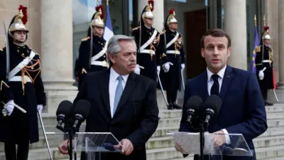 Fernández junto a Macron