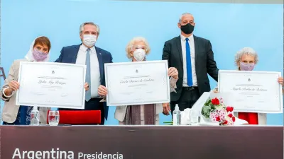 Fernández y Pietragalla con Estela Carlotto, Taty Almeida y Lita Boitano 