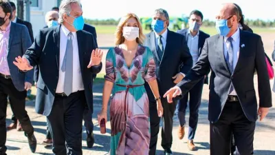 Fernández rechazó que el gobierno quiera quedarse con empresas y habló de Ganancias