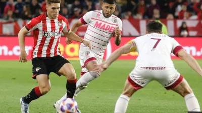 Estudiantes de La Plata goleó a Lanús, el próximo rival de Patronato