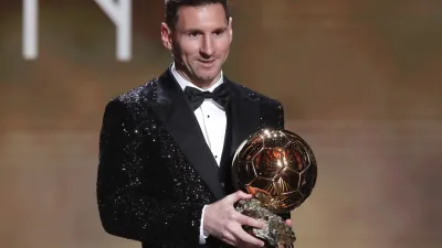 Lionel Messi coronó un año muy especial al ganar su séptimo Balón de Oro