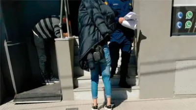 La fiesta había comenzado en horas de la noche del sábado y culminó con la intervención de la Policía y de personal de Habilitaciones de la Municipalidad de Paraná.