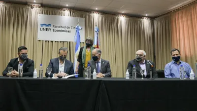 Firmaron convenios para nuevas obras de la Universidad Nacional de Entre Ríos